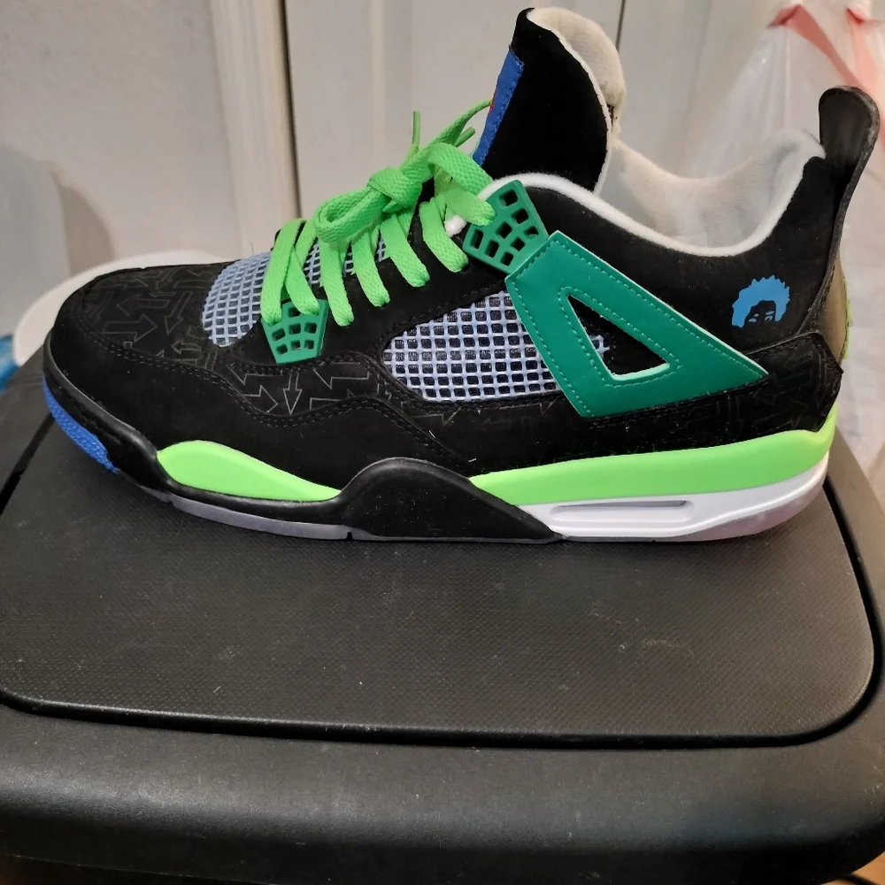 Jordan Retro 4 Superman Special Edition🦸 - Picture 10 of 15